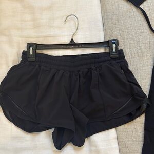 Lulu lemon hotty hot black 2.5 inch